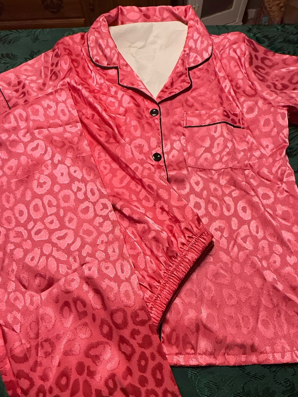 Women’s Satin Leopard-Print Pajama Set - Pink Satin